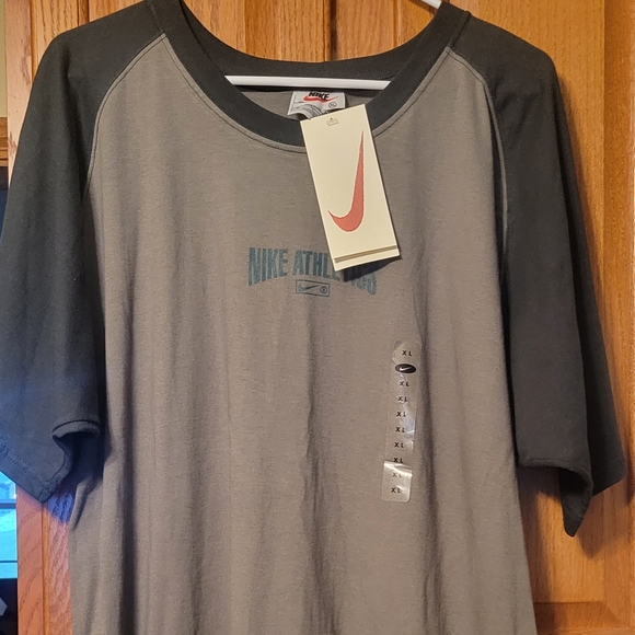 Men's Nike T-Shirt - Picture 1 of 3
